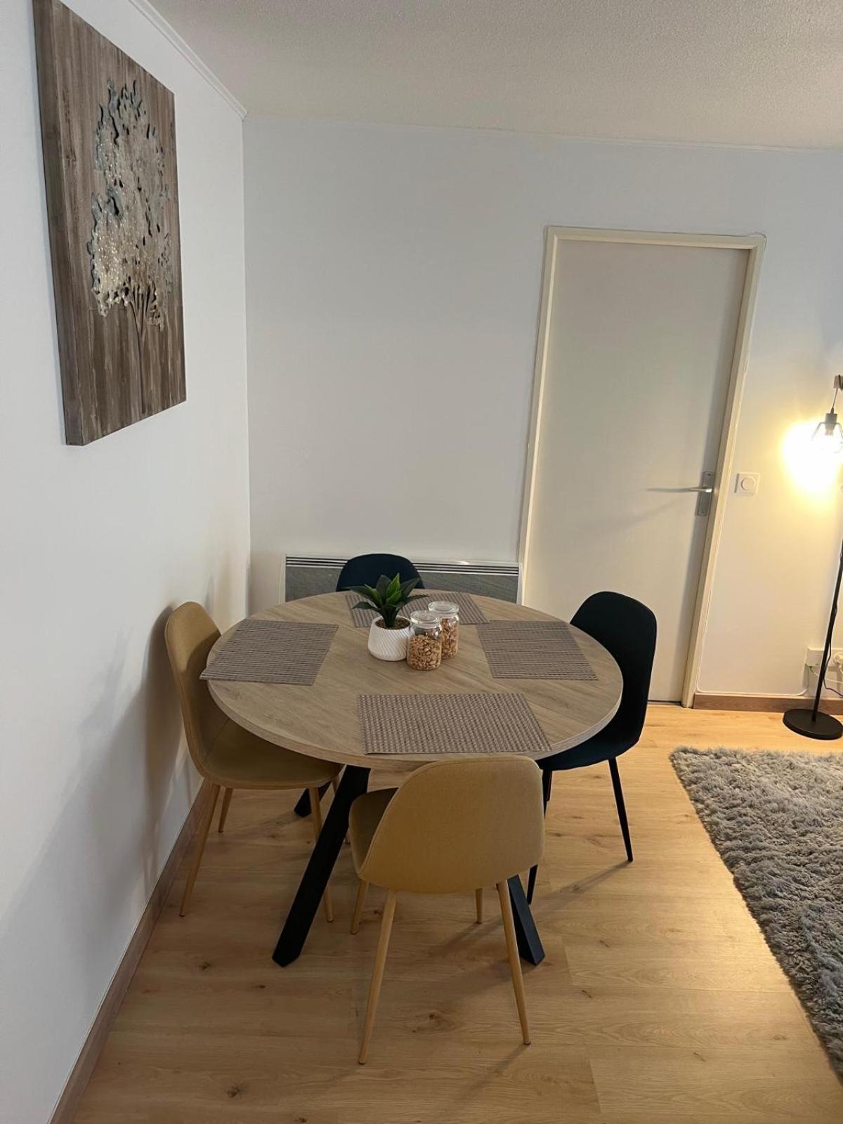 Champion Suites Sarcelles Exteriör bild