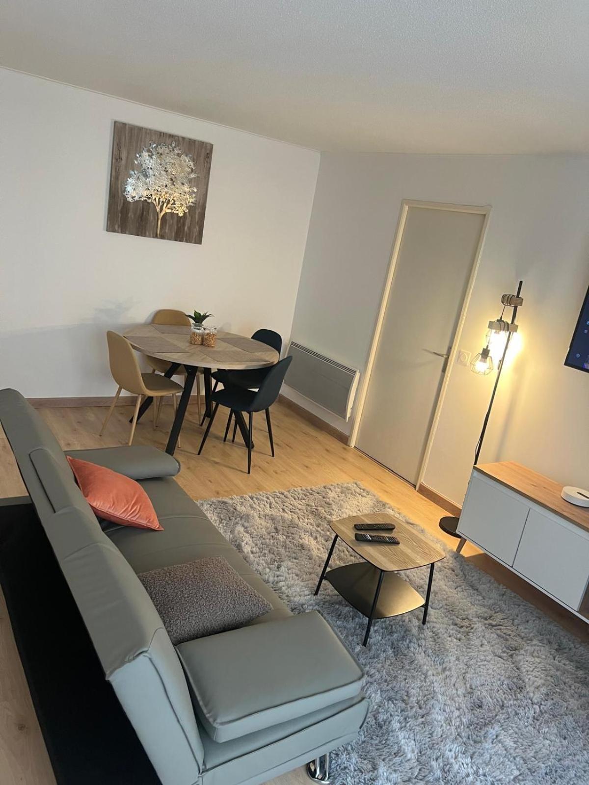 Champion Suites Sarcelles Exteriör bild