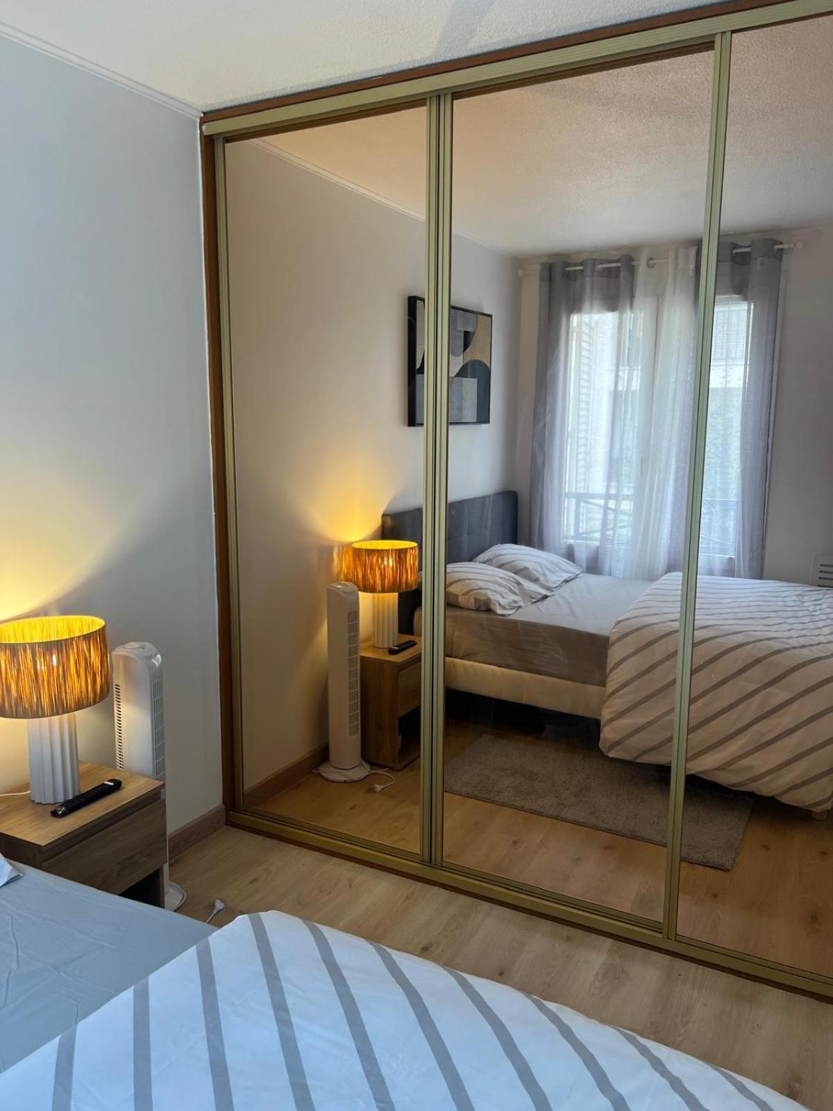 Champion Suites Sarcelles Exteriör bild