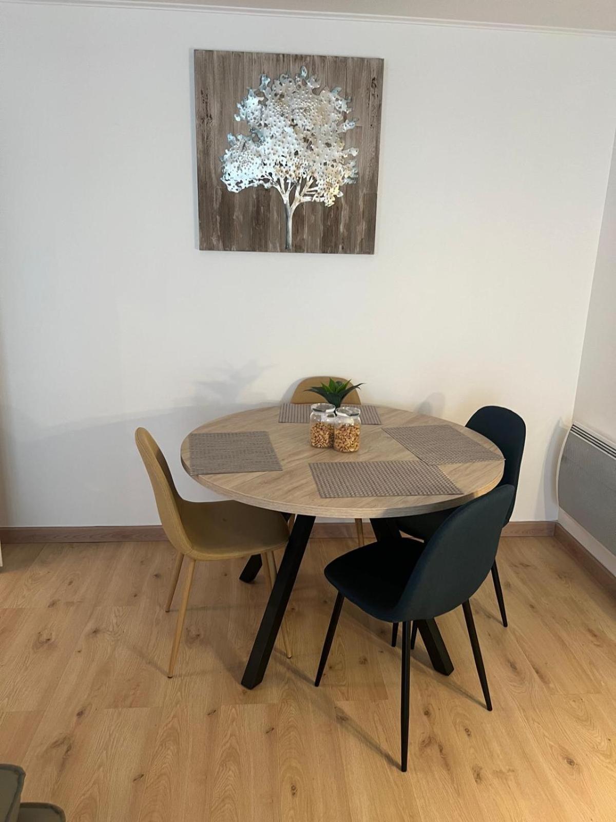 Champion Suites Sarcelles Exteriör bild