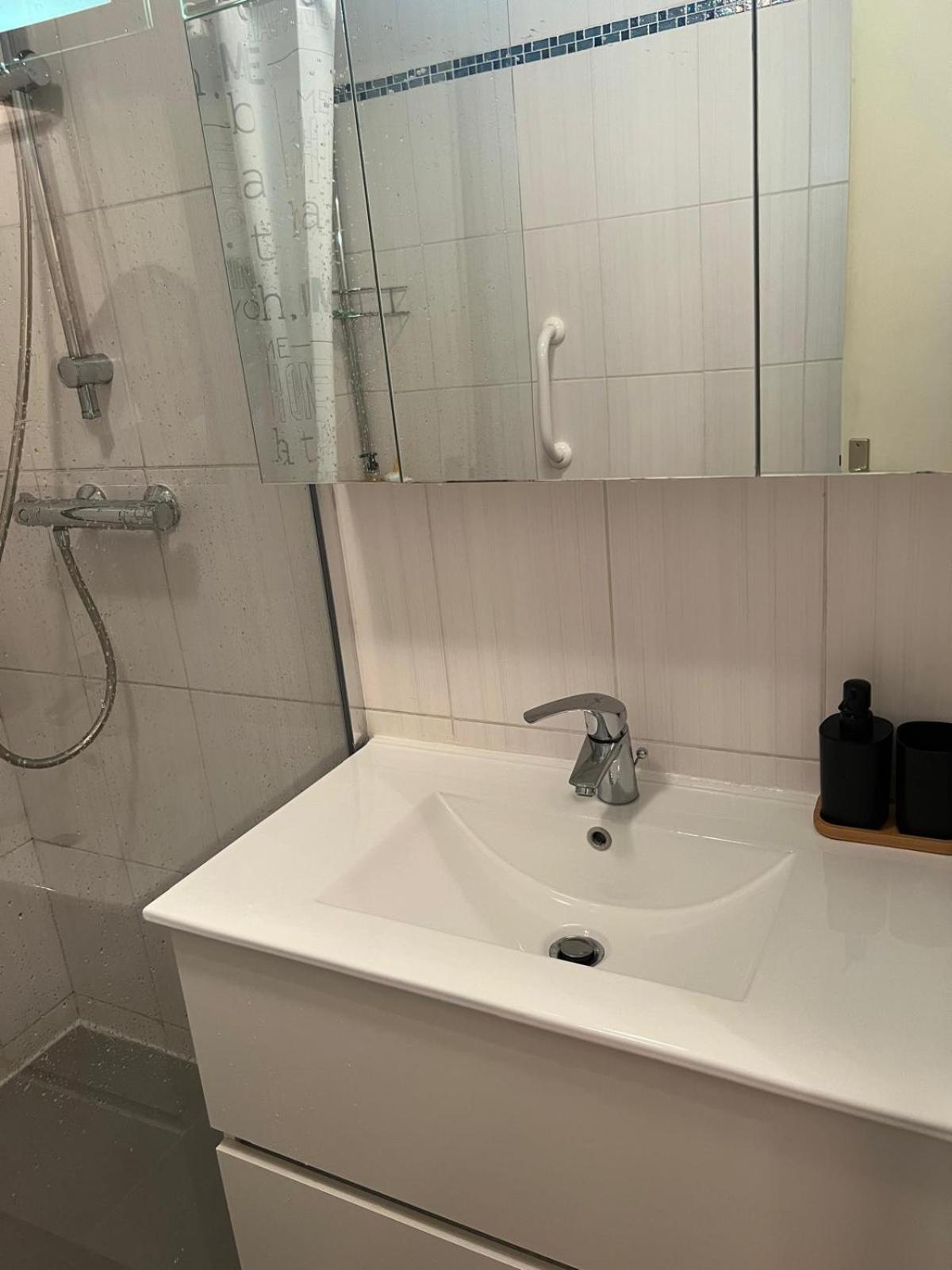 Champion Suites Sarcelles Exteriör bild