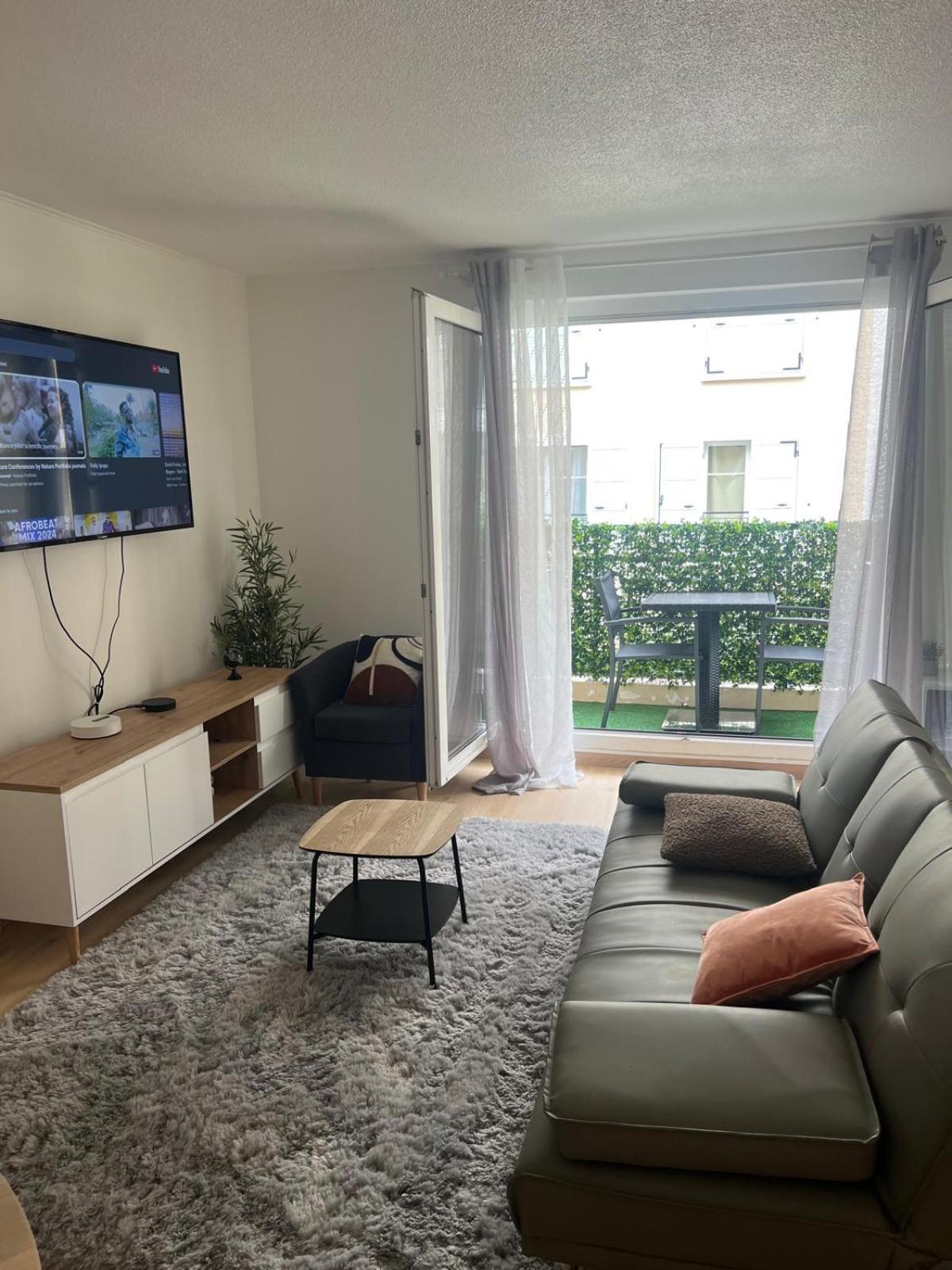Champion Suites Sarcelles Rum bild